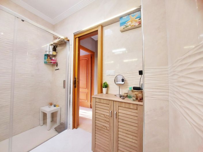 Image No.18-3 Bed Townhouse for sale