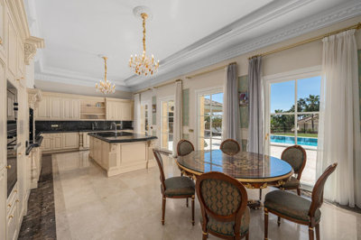 10-bb915d1cb19341576dcdc994b81ab9c5