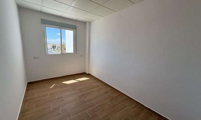 Image No.12-2 Bed Apartment for sale