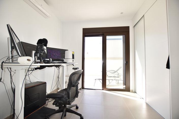 Image No.37-3 Bed Villa for sale