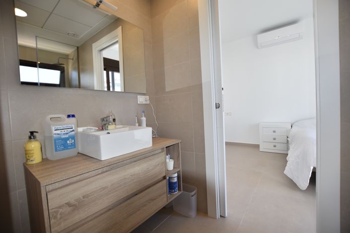 Image No.8-3 Bed Villa for sale