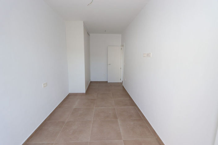 Image No.19-3 Bed House for sale