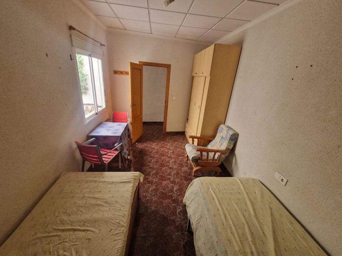 Image No.10-4 Bed Townhouse for sale