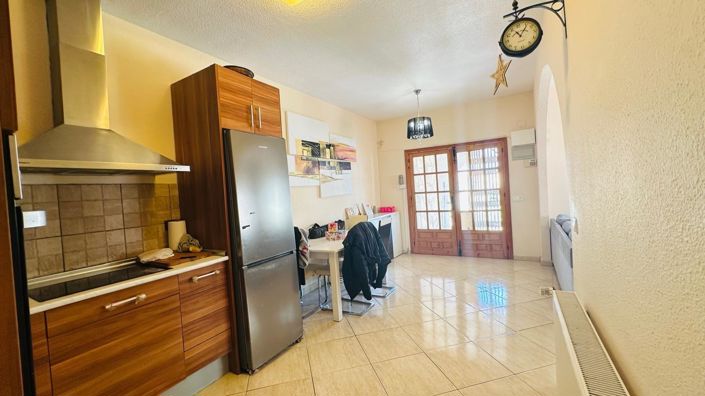 Image No.11-2 Bed Townhouse for sale