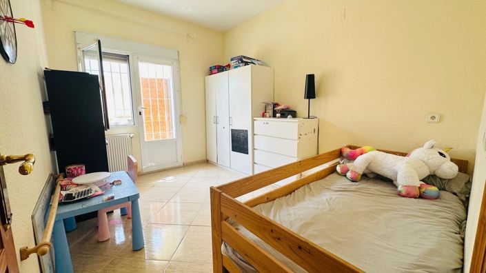 Image No.17-2 Bed Townhouse for sale