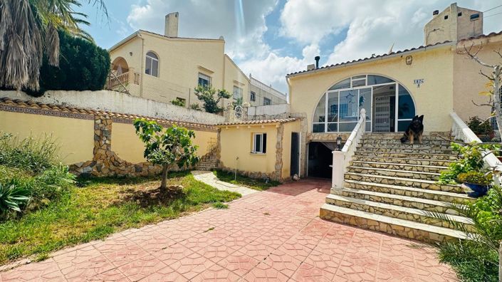 Image No.2-2 Bed Townhouse for sale