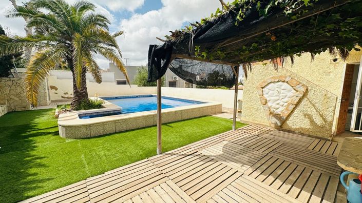 Image No.22-2 Bed Townhouse for sale