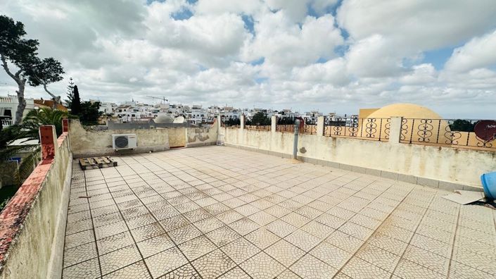 Image No.28-2 Bed Townhouse for sale