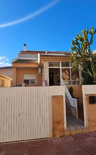 Image No.1-5 Bed Townhouse for sale