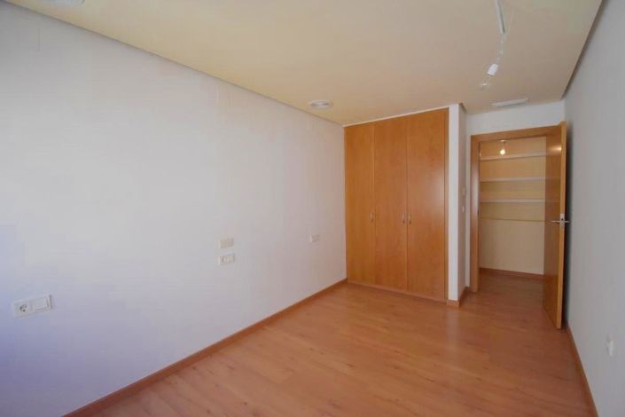 Image No.27-3 Bed Apartment for sale
