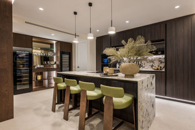 10-bb915d1cb19341576dcdc994b81ab9c5