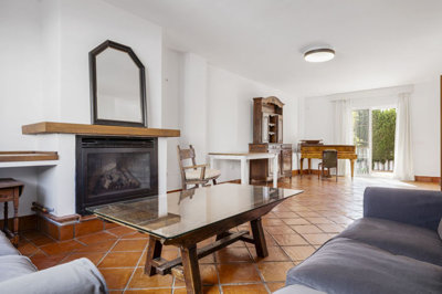 2-5bd7b9d04b45e33852eaf0ec6670150d