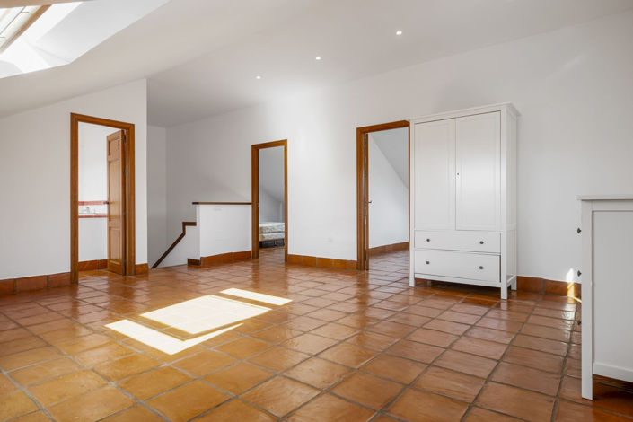 Image No.21-4 Bed Townhouse for sale