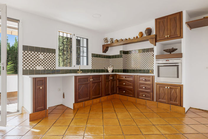 Image No.5-4 Bed Townhouse for sale