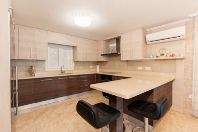 12-53013098fcab6c38b1379cd33298e050