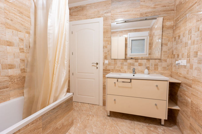 Image No.19-7 Bed House for sale