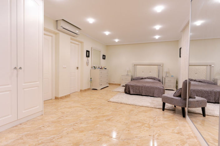 Image No.28-7 Bed House for sale