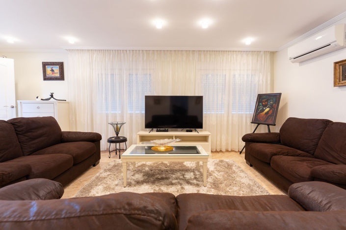 Image No.9-7 Bed House for sale