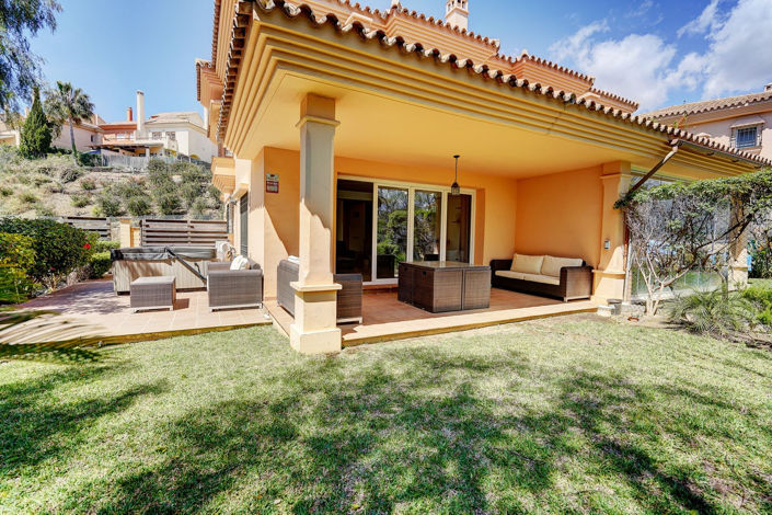 Image No.1-3 Bed Villa for sale