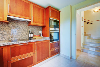 10-bb915d1cb19341576dcdc994b81ab9c5