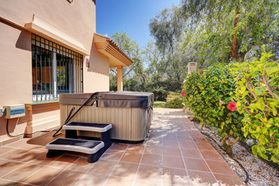 8-e64a9055bba3e77ac8aca3b893cdf826