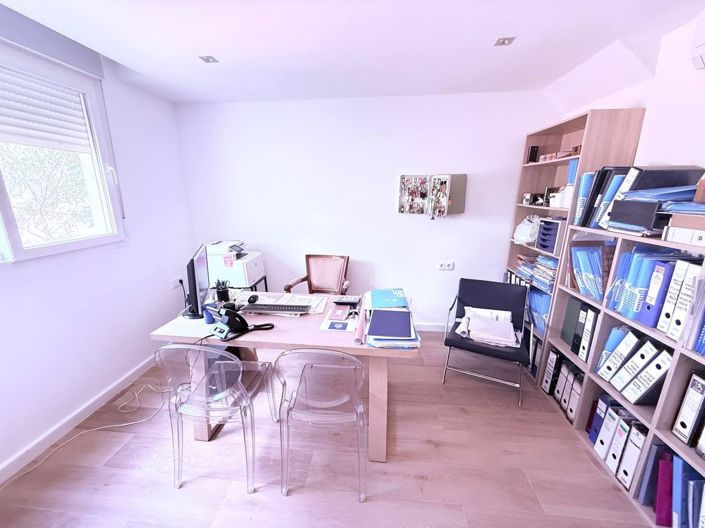 Image No.13-3 Bed Townhouse for sale