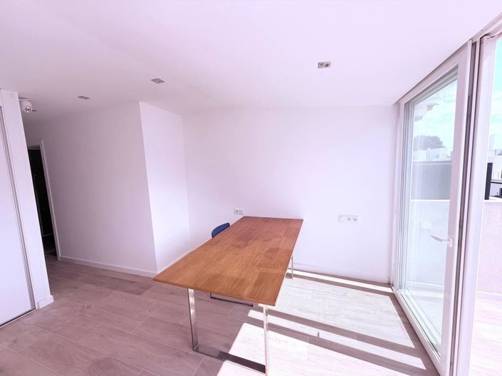 Image No.17-3 Bed Townhouse for sale