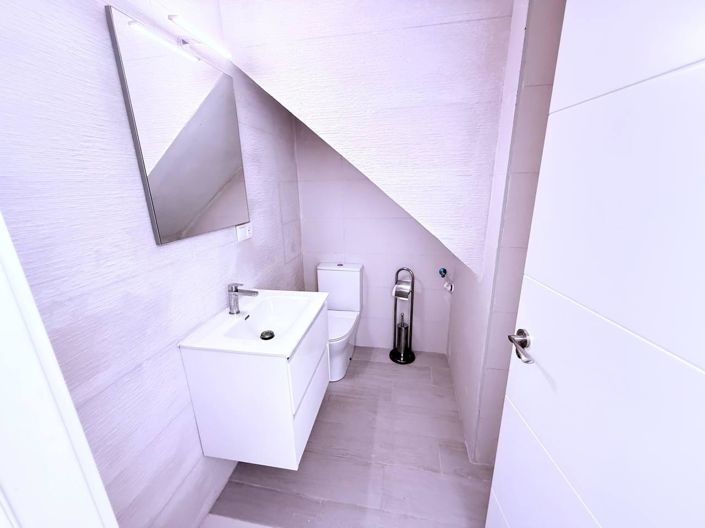 Image No.8-3 Bed Townhouse for sale