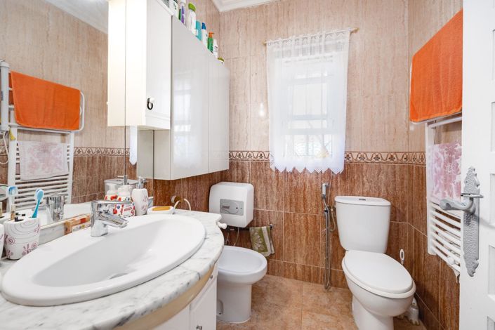 Image No.12-4 Bed Villa for sale