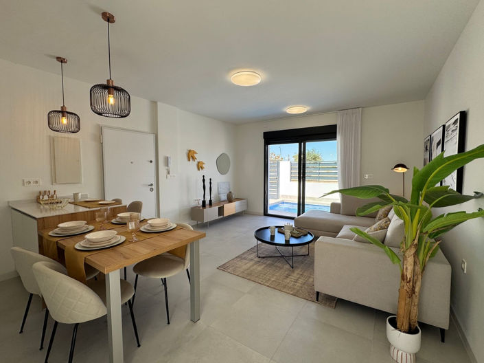 Image No.10-3 Bed House for sale