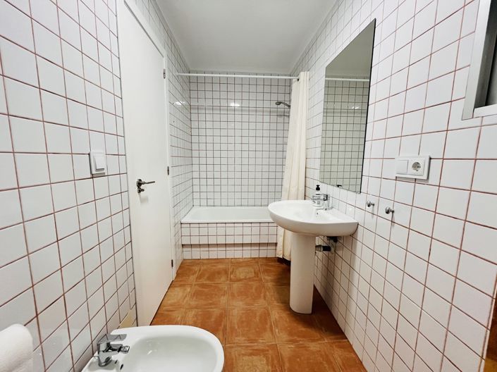 Image No.12-3 Bed Apartment for sale