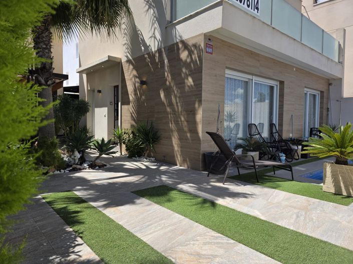 Image No.2-3 Bed Villa for sale