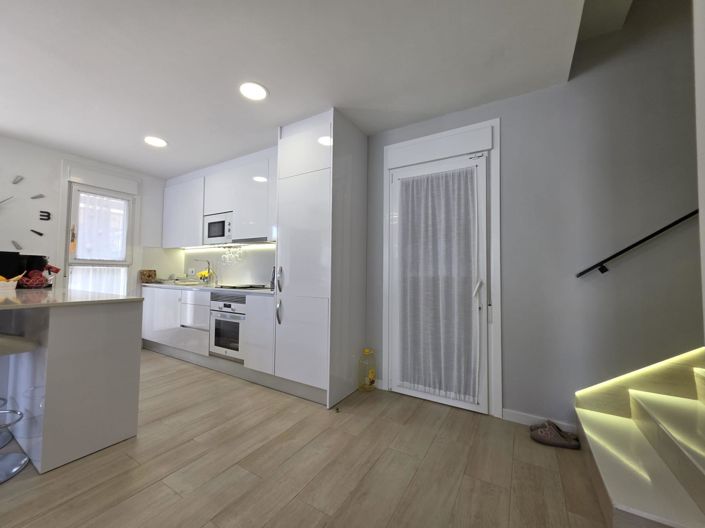 Image No.36-3 Bed Villa for sale