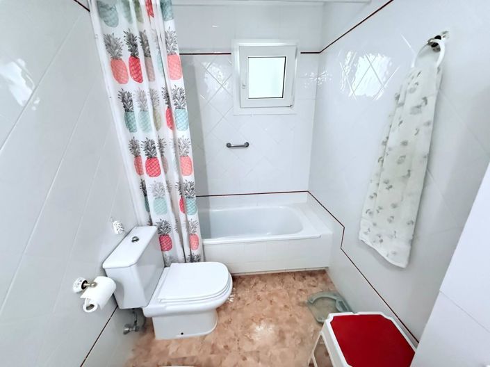 Image No.14-3 Bed Apartment for sale