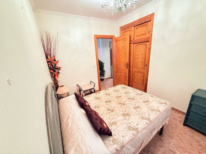 Image No.24-3 Bed Apartment for sale