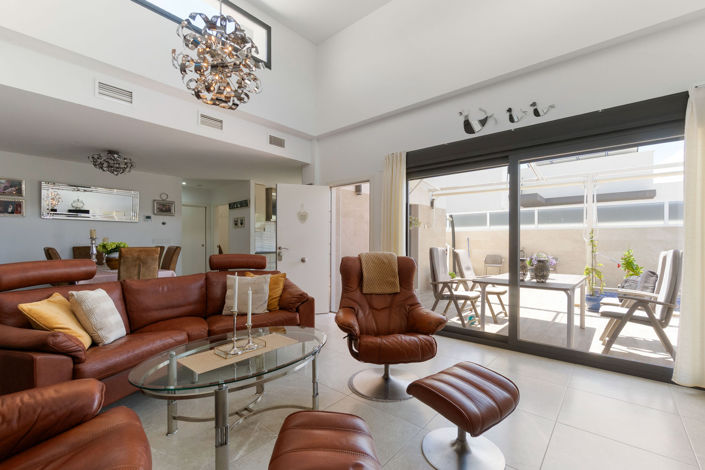 Image No.7-2 Bed Villa for sale