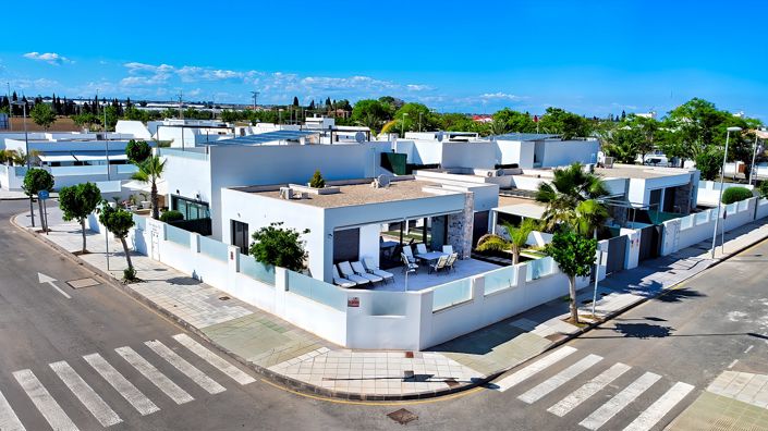 Image No.2-3 Bed Villa for sale