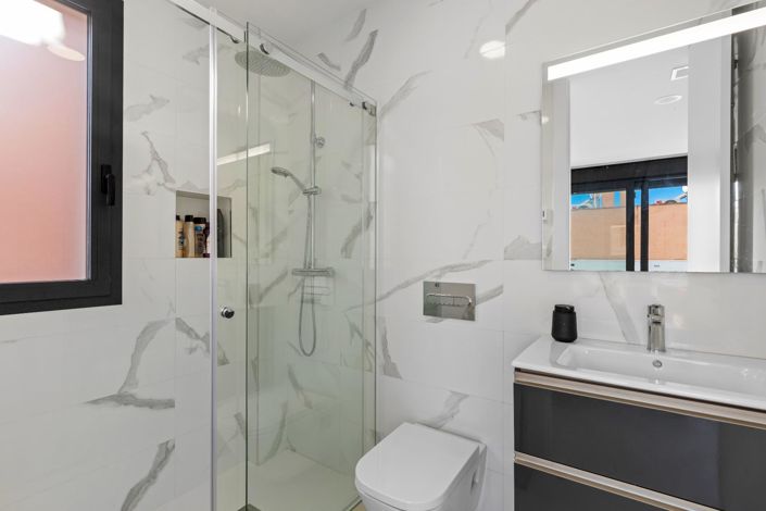 Image No.10-Villa de 4 chambres à vendre à Guardamar del Segura