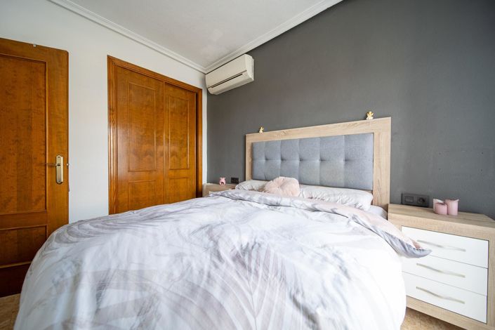 Image No.15-3 Bed Townhouse for sale