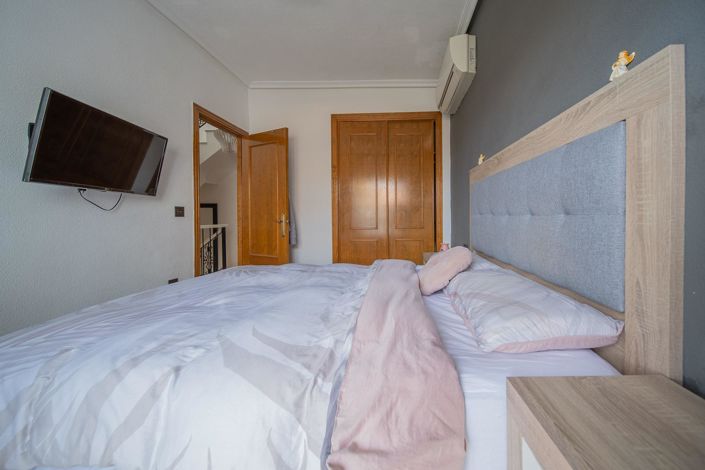 Image No.17-3 Bed Townhouse for sale