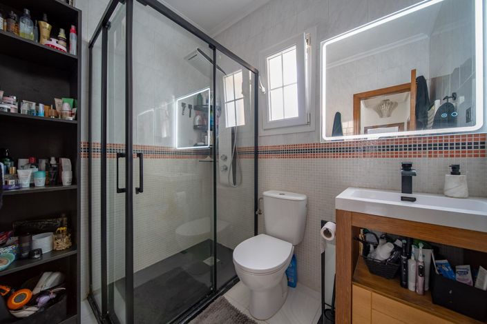 Image No.19-3 Bed Townhouse for sale