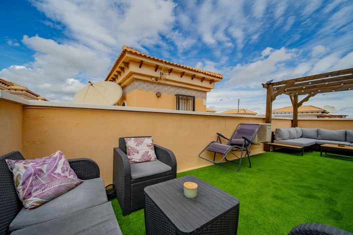 Image No.27-3 Bed Townhouse for sale