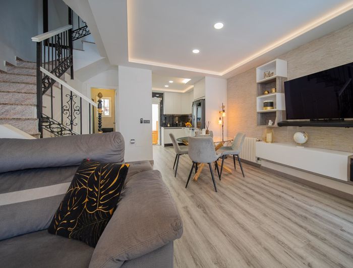 Image No.3-3 Bed Townhouse for sale