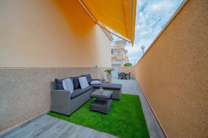 Image No.37-3 Bed Townhouse for sale