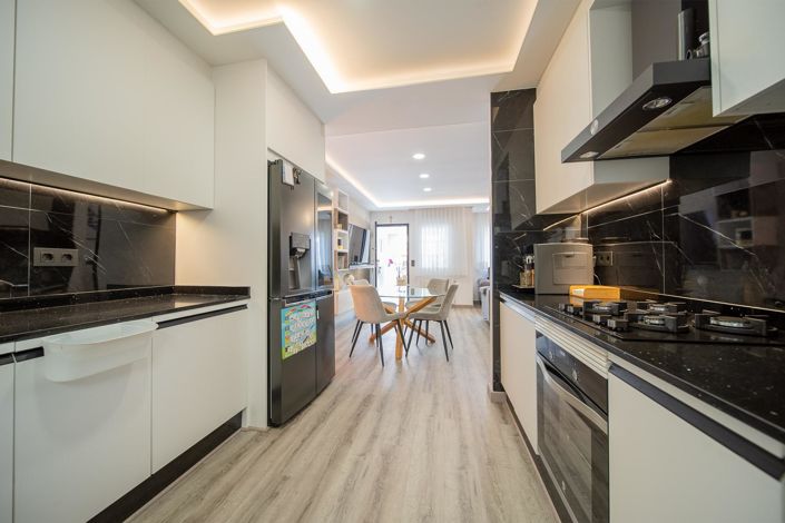 Image No.7-3 Bed Townhouse for sale