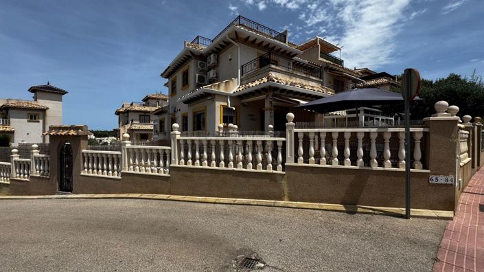 Image No.2-3 Bed Townhouse for sale