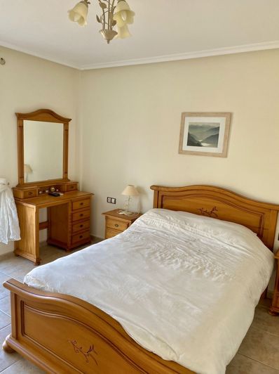 Image No.11-3 Bed House for sale