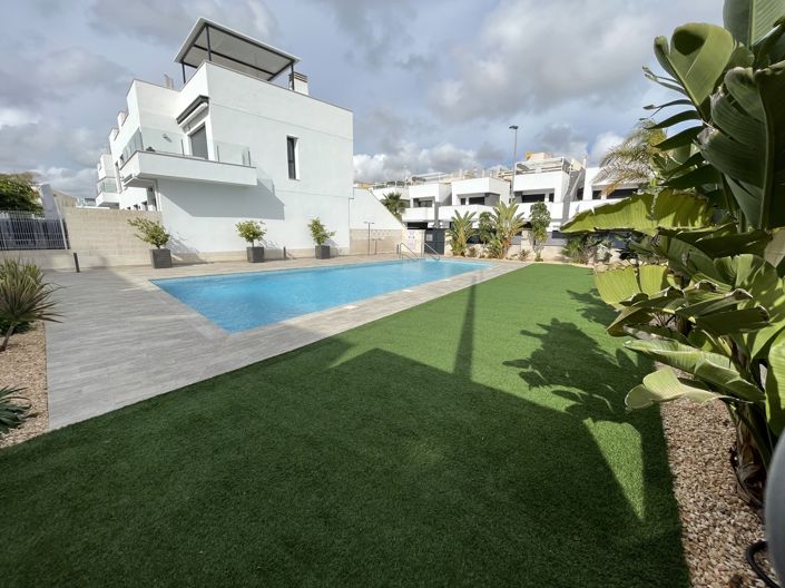 Image No.20-3 Bed Apartment for sale