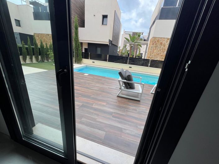 Image No.34-3 Bed Villa for sale