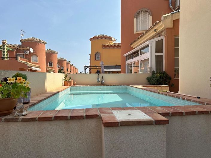 Image No.1-3 Bed Villa for sale